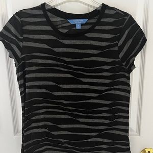 Women’s Simply Vera Vera Wang Black/Gray Stretchy Opaque Textured Top Size M